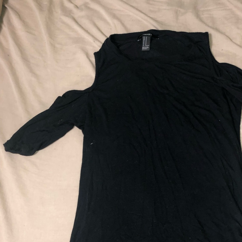Open shoulder shirt